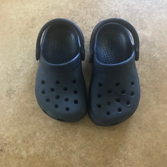 kids navy crocs